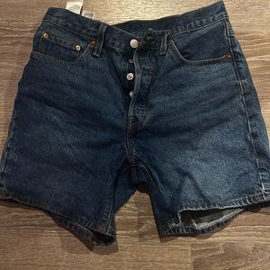 Levi Shorts w29